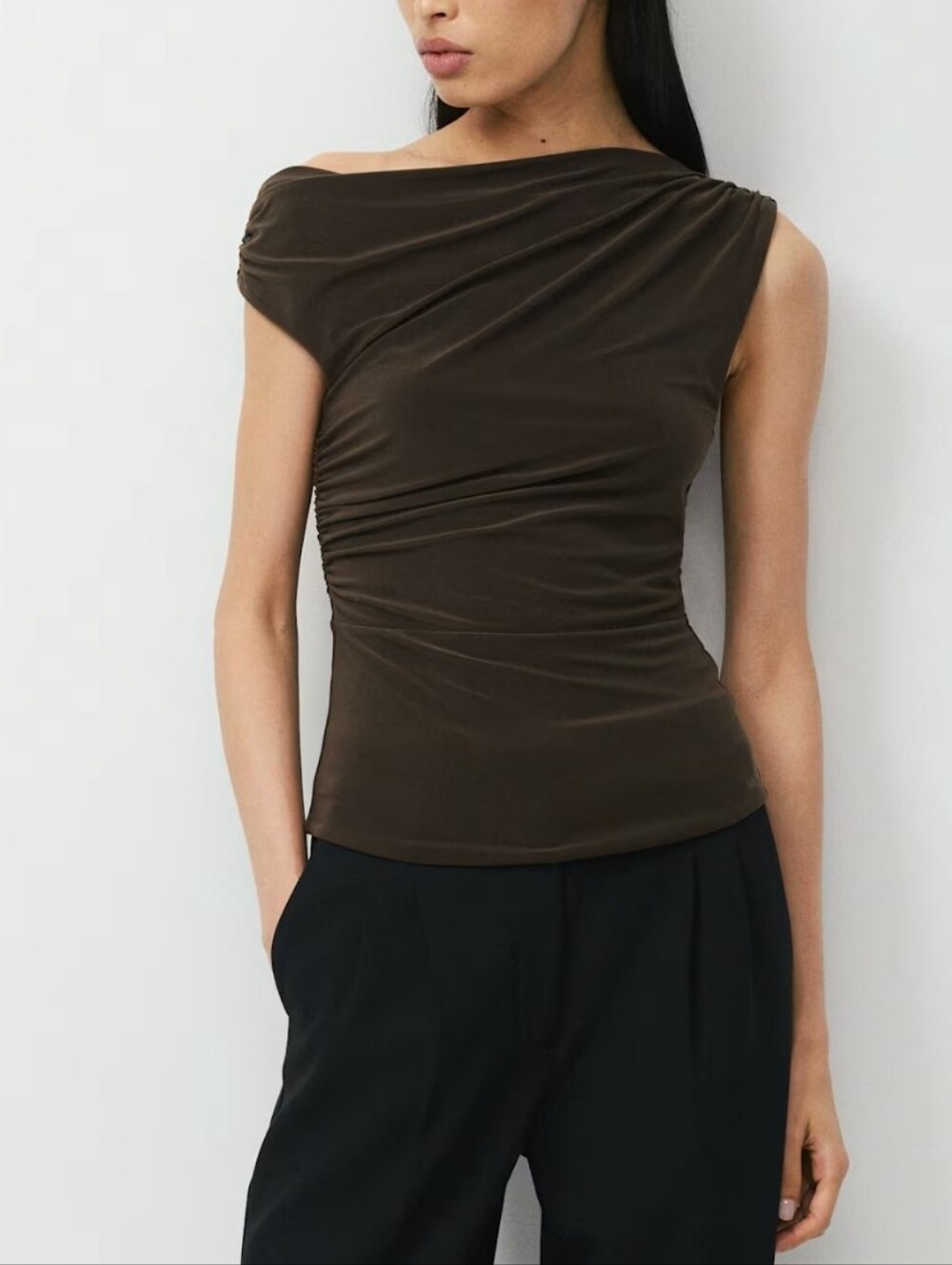 Aritzia Babaton Smooth Matter Gallery Top Off Shoulder Brown Medium Slim Fit